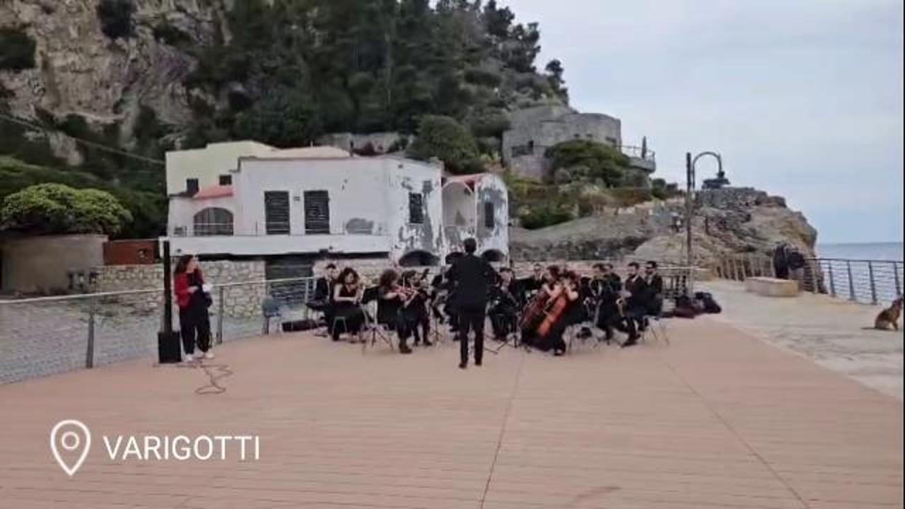 Varigotti ritrova la sua "perla": inaugurata la nuova piazza Gina Lagorio dopo il restyling da 500mila euro