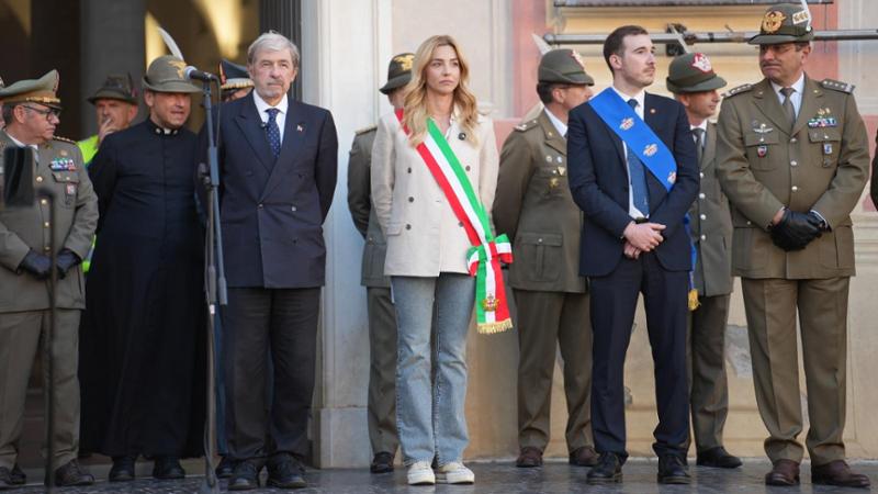 Alpini, Salis e Bucci danno il benvenuto alle 'penne nere', "Genova vi vuole bene"