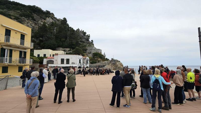 Varigotti si fa più bella, inaugurate due piazze. E all’ex hotel Plaza 12 alloggi di super lusso