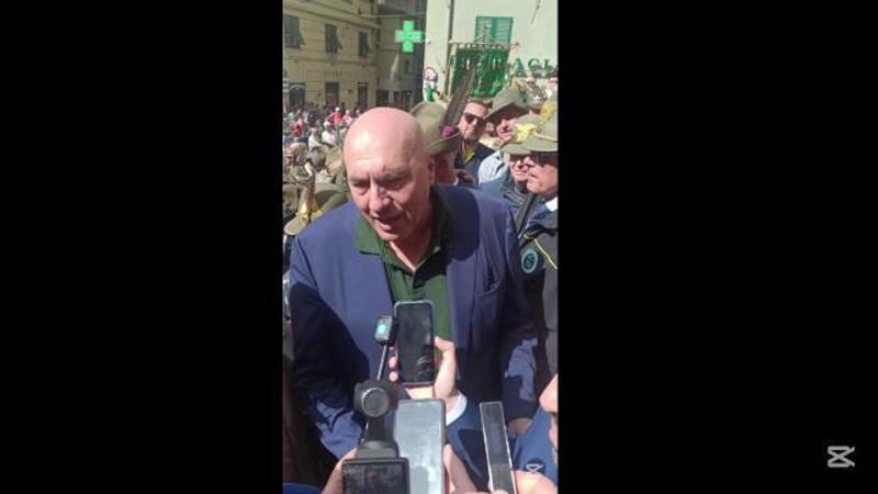 Alpini a Genova, il ministro Crosetto: "Un bagno di spirito positivo"