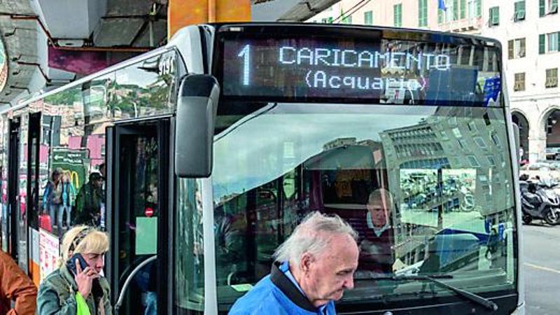 Crisi Amt, tempi ristretti per evitare il fallimento: “Ok al piano entro giovedì”. E scoppia il caso Trenitalia
