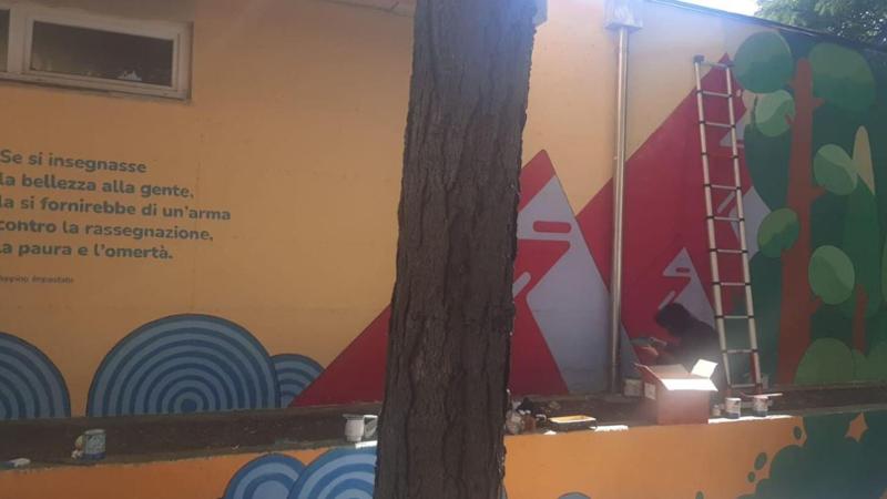 San Fruttuoso: al posto dell’aiuola abbandonata un murale dedicato a Peppino Impastato
