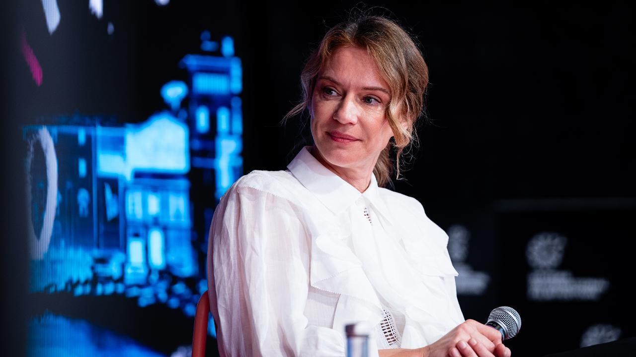 Antonia Liskova a Sestri: "Mi piacerebbe un ruolo come Wonder Woman, ma dopo la mia prima da regista mi prendo una vacanza"