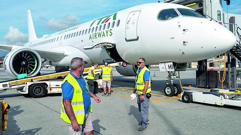 Aeroporto, a gara aree per i privati. I sindacati: “No a nuove dismissioni”