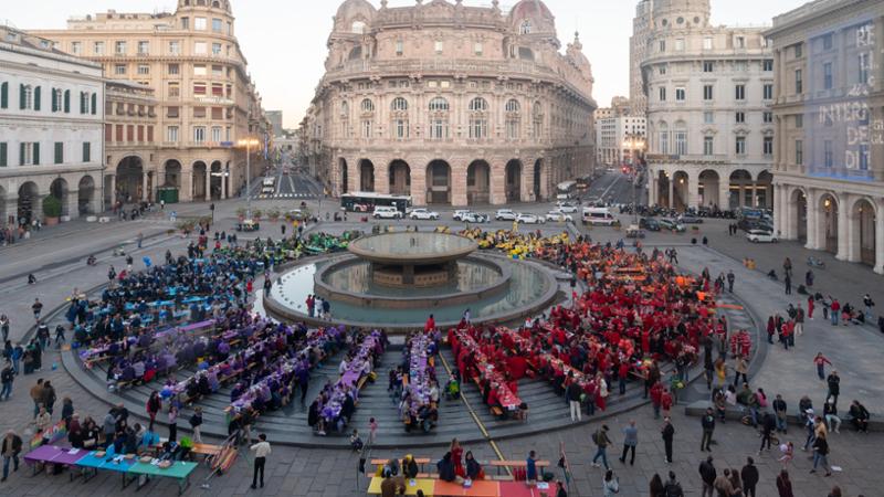 De Ferrari è arcobaleno, torna la Colorata cena. Salis: “Sui diritti di tutti sappiamo schierarci”