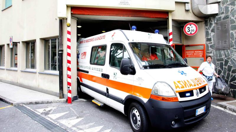 Incidente fra un’autobus e un’auto a Sampierdarena, ferito un bambino