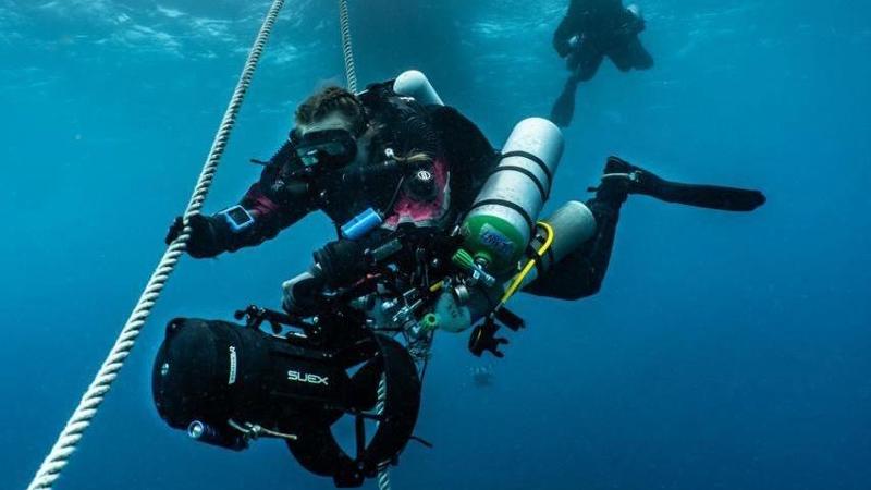 Tragedia delle Maldive, la squadra mobile sequestra cellulari, computer e memorie informatiche