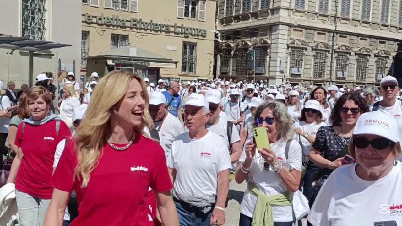 Un fiume di atleti over 65 ha invaso il centro di Genova: è la Festa "Sport Senior"