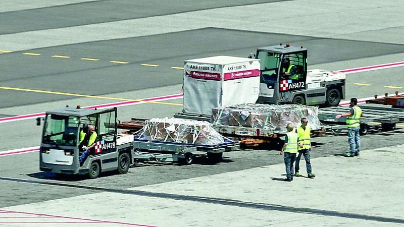 Tragedia delle Maldive, le salme arrivate in Italia. Si indaga sulle mail all’Università