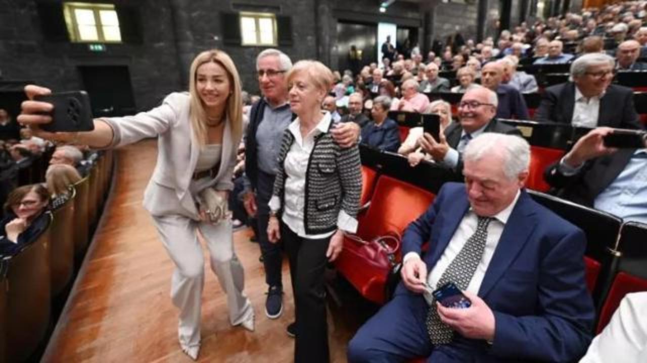 Al Carlo Felice si festeggiano le nozze d'oro dei genovesi, le storie delle coppie che si amano da cinquant'anni