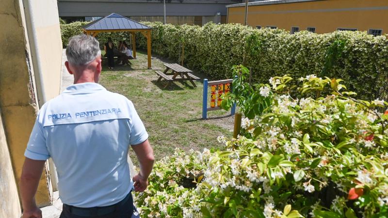 Nel carcere di Pontedecimo entrano i profumi di gelsomino e lavanda: inaugurati la nuova area colloqui all’aperto per famiglie e un lavandeto