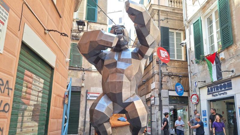 King Kong e l’urlo d’acciaio nei vicoli di Genova