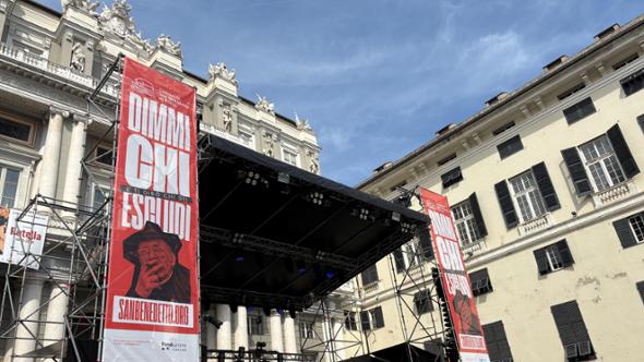 Il concertone in ricordo di Don Gallo accende piazza Matteotti a Genova