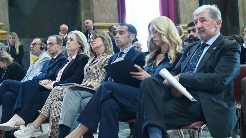 Salis blinda l'assessora Viscogliosi dopo le polemiche del centrodestra e attacca il governo: “Servono risorse”