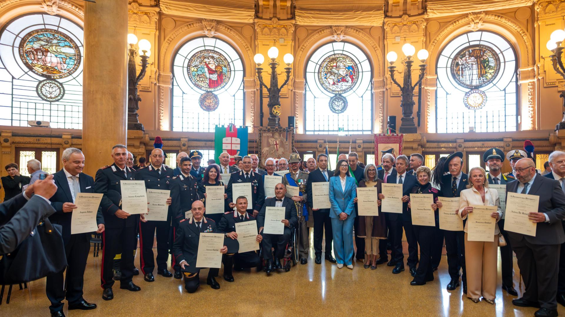 Festa della Repubblica, le foto della consegna delle medaglie al Merito al palazzo della Borsa di Genova