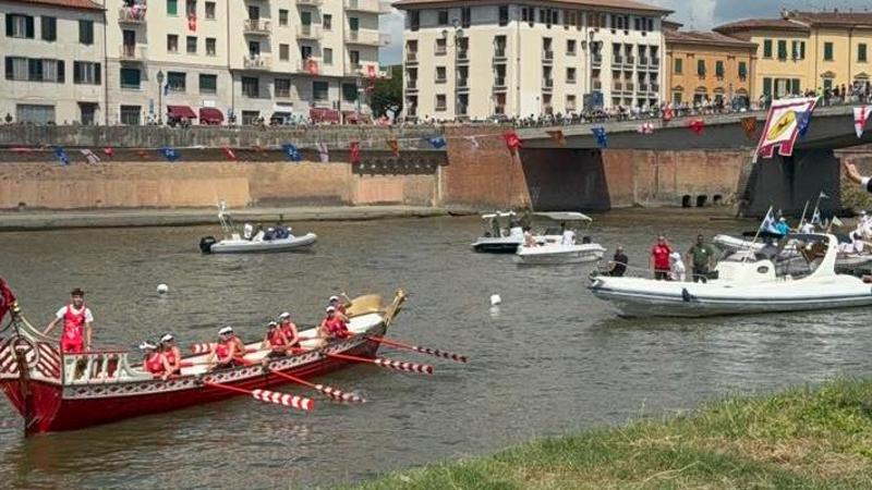 Repubbliche marinare: vince Venezia, Genova squalificata per salto di corsia. A Pisa la gara femminile