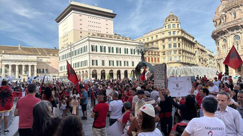Tutela delle aree naturali in Albania, manifestazione a De Ferrari