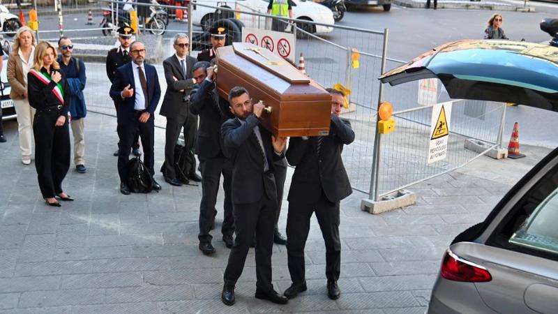 All'Annunziata l’addio a Pietro Signor, ucciso a Villetta Di Negro. Gli amici della vittima: “Lui e l’assassino si conoscevano”