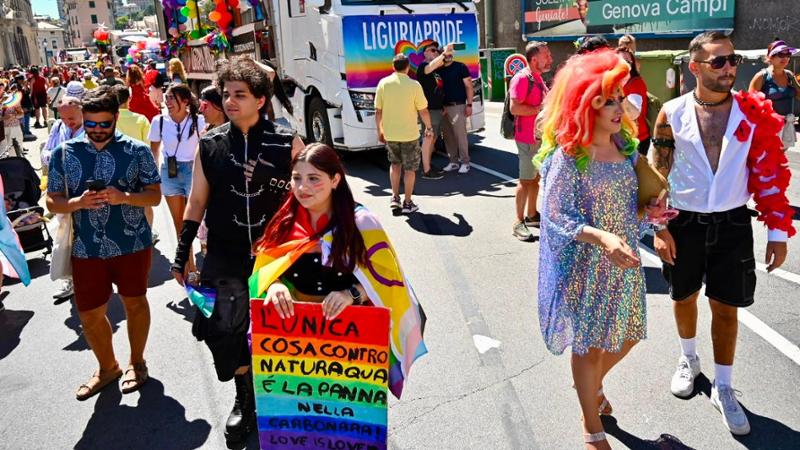 “Bene il Pride di Genova ma l’orientamento sessuale resta un tabù per lavorare nei locali”