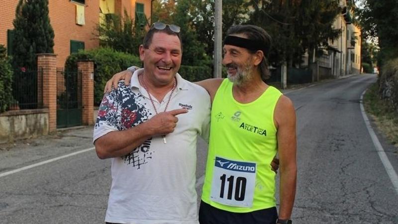 Incidente tra un’auto e uno scooter in corso Europa: morto il 68enne che era rimasto ferito