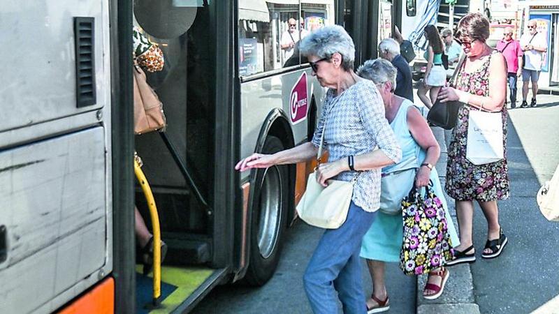 Bus in collina, sospeso lo stop. Le ditte: tregua sino al 30 giugno