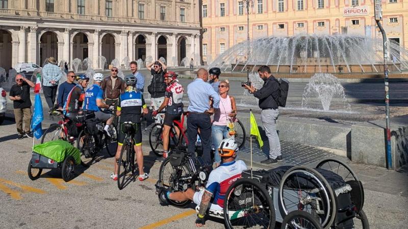 Cinquemila chilometri di sport e solidarietà: da Genova a Gibilterra in handbike, l’impresa degli atleti Mirabile e Caselli