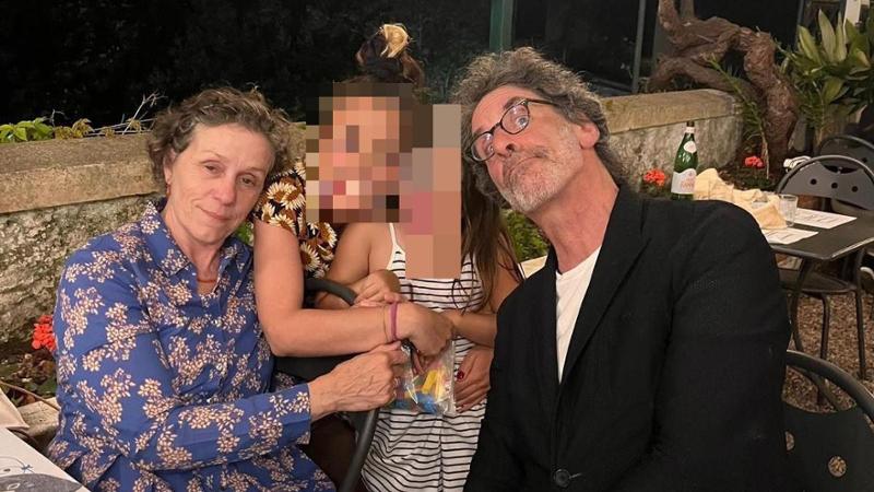 Un po’ di Hollywood a Genova: Francis McDormand e Joel Coen a spasso per la città