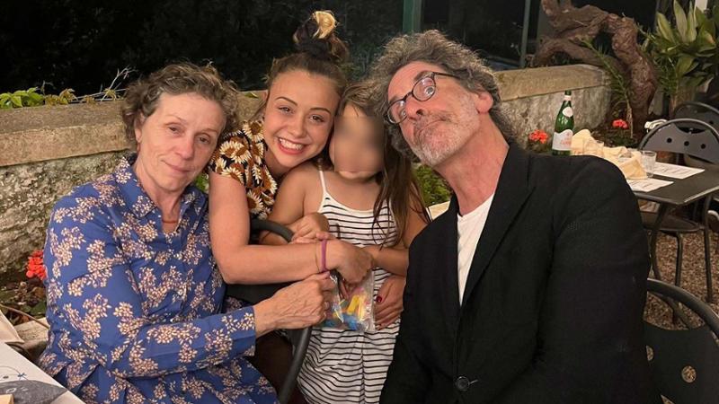 Un po’ di Hollywood a Genova: Francis McDormand e Joel Coen a spasso per la città