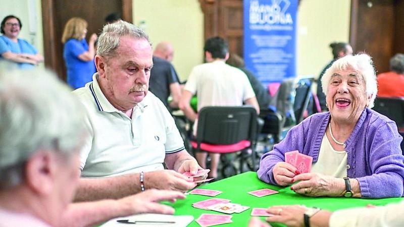 La magia della cirulla, nella casa di riposo riaccende le menti degli anziani ospiti