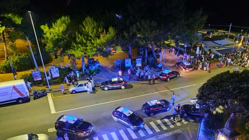 Spedizione punitiva a Quinto, caccia alle auto del commando. “Bagagliaio pieno di bastoni”