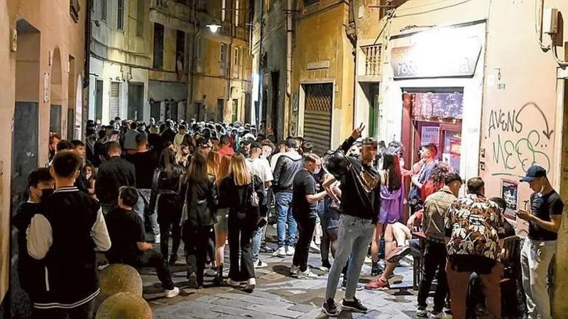 Mix di sostanze, a Genova grave un altro giovane: “Cresce l’abuso di psicofarmaci con alcol”