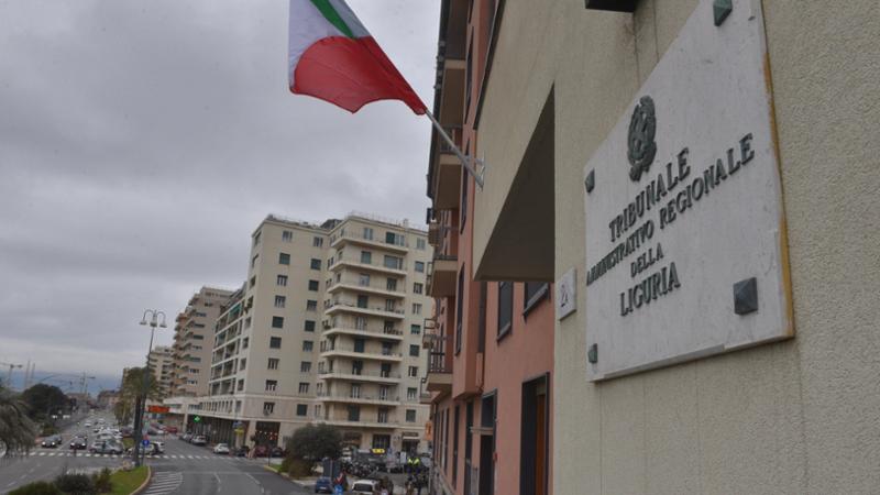 Bocciato per troppe assenze, ma il Tar gli dà ragione: “I voti ricevuti sufficienti per ottenere la promozione”