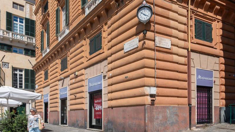 A Genova chiude anche la profumeria Marionnaud, saracinesche giù in piazza Fontane Marose