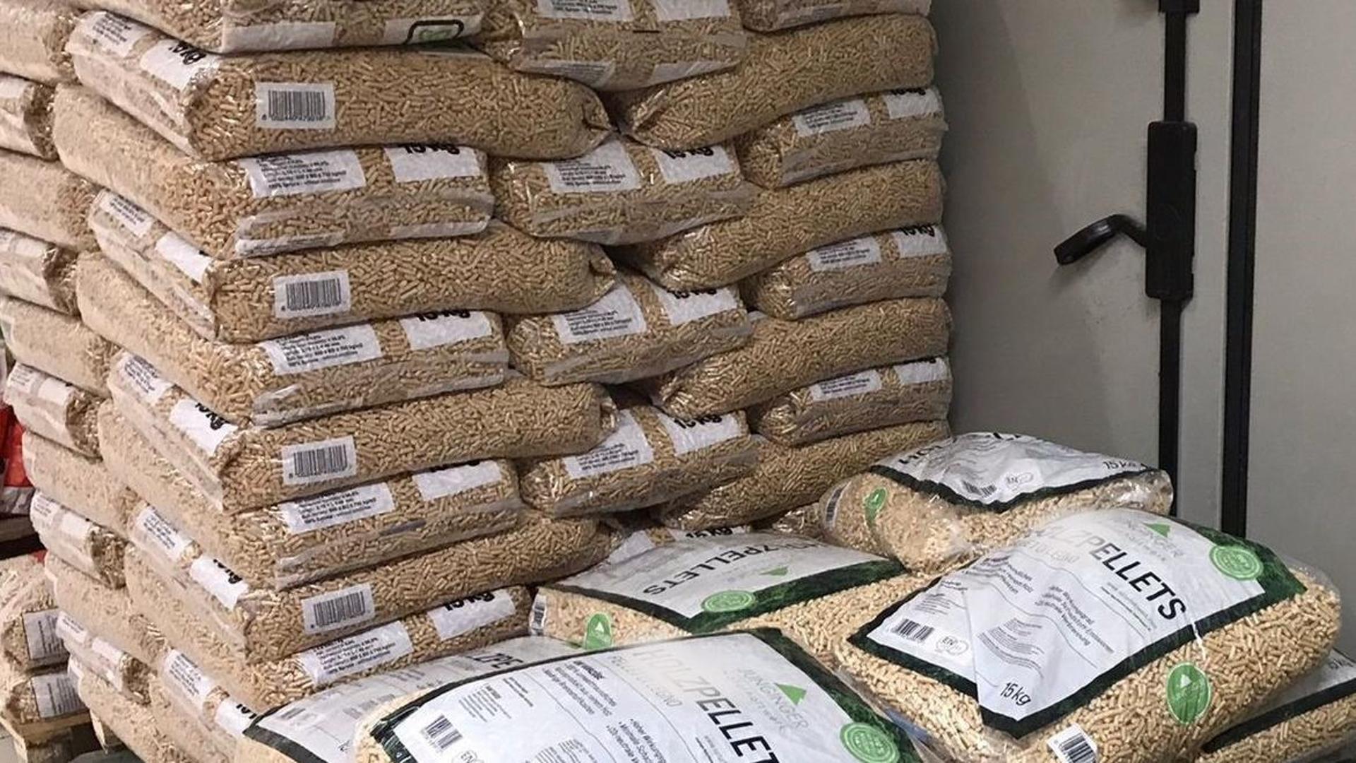 Pellet introvabile e carissimo, allarme scorte per l’inverno - La ...