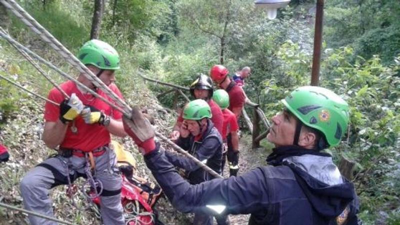 Pavia, tragedia sulle Alpi Apuane: muore escursionista 73enne - La ...