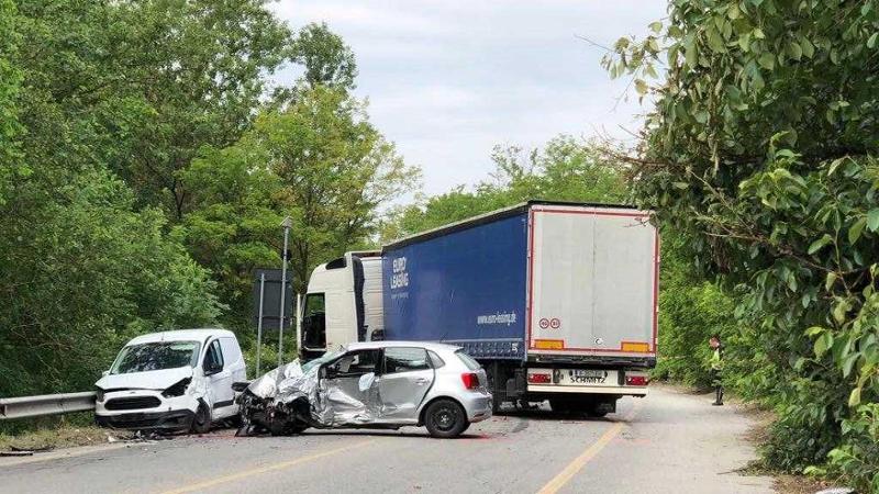 Incidente sulla 494, tre feriti e traffico in tilt - La Provincia Pavese