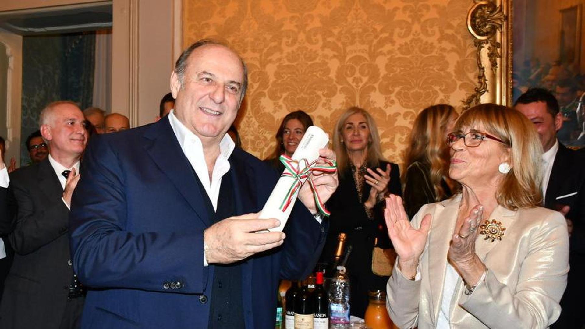 Gerry Scotti diventa commendatore della Repubblica - La Provincia Pavese