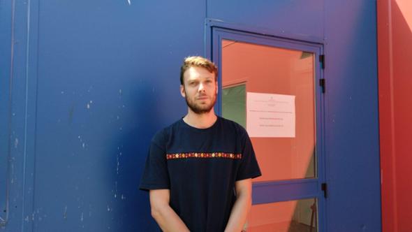 L’educatore al fianco degli ultimi alla stazione di Pavia: «Tutto parte dall’ascolto»