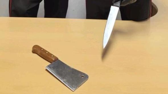 Casorate Primo, fermato con un coltello e una mannaia: denunciato