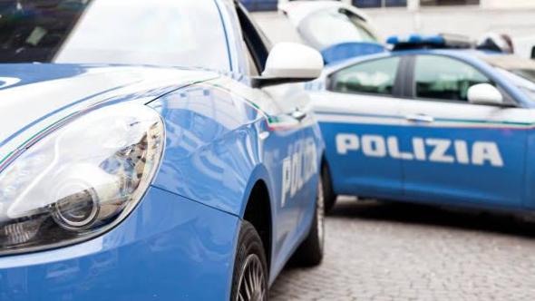 Spacciava nel parcheggio della Maugeri: la polizia lo arresta