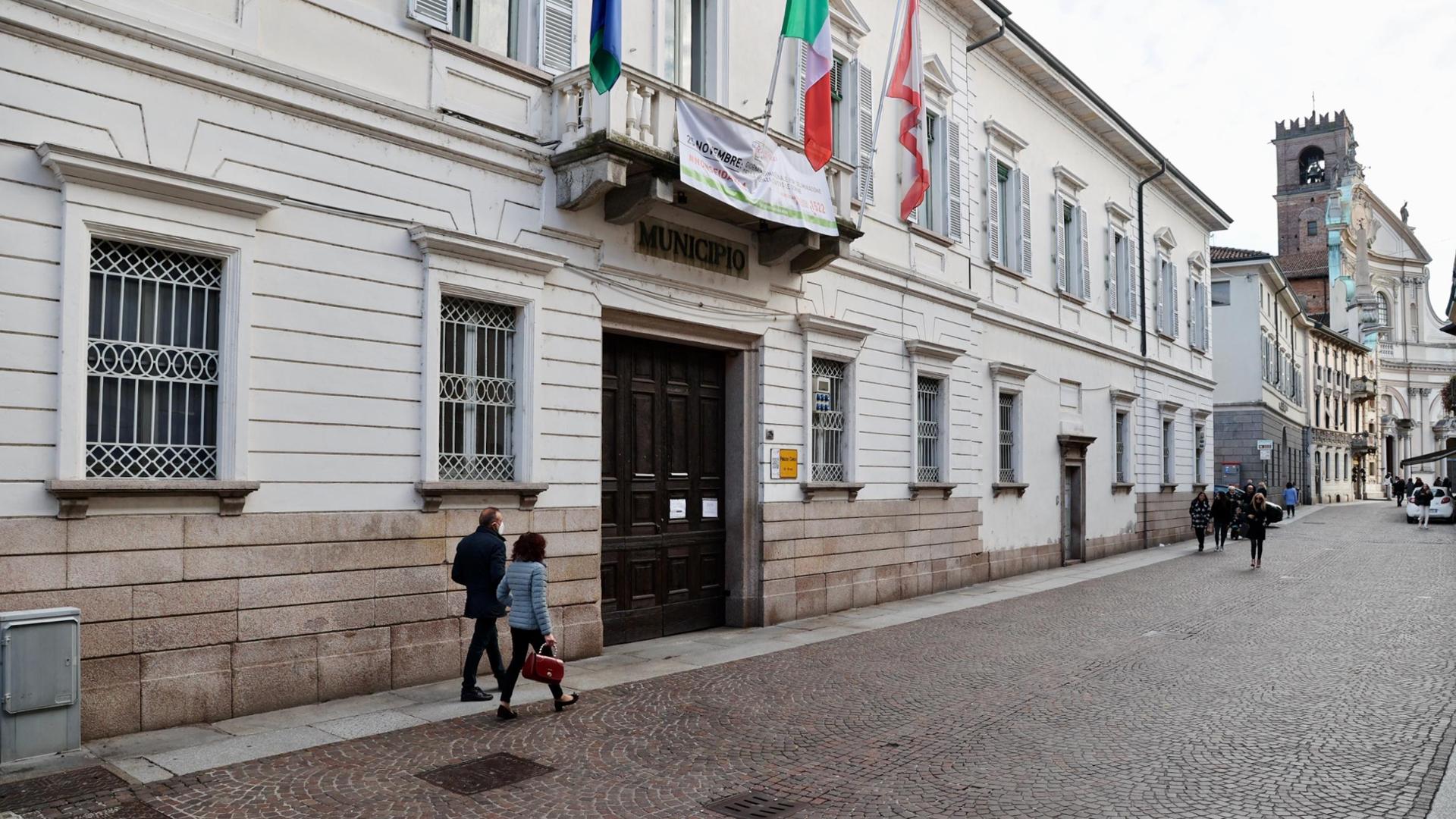 Vigevano, bilancio di previsione in rosso. «Al Comune servono 6 milioni ...