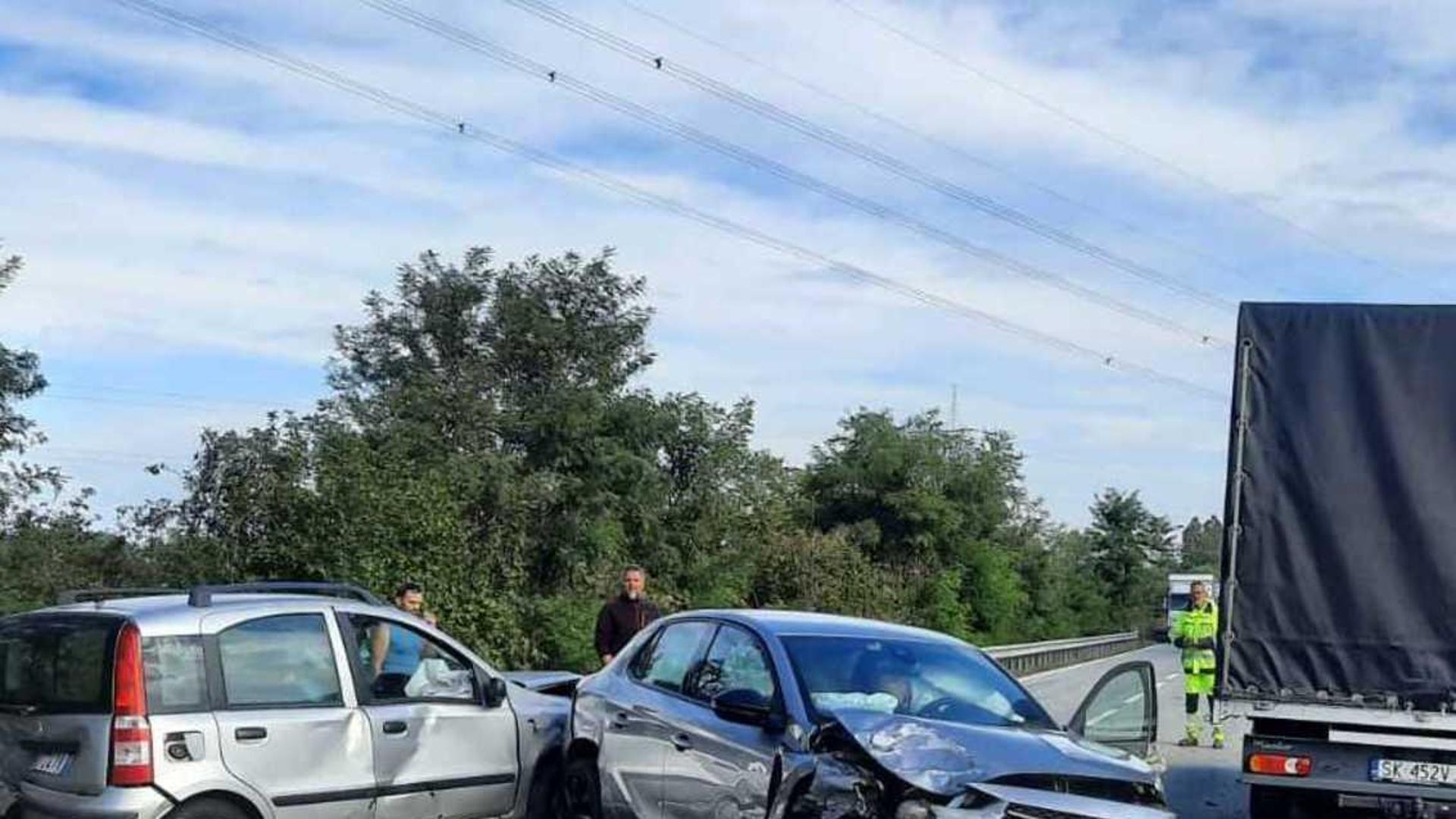 Incidente tra 4 mezzi, tra Mazzè e Rondissone Un ferito e lunghe code ...
