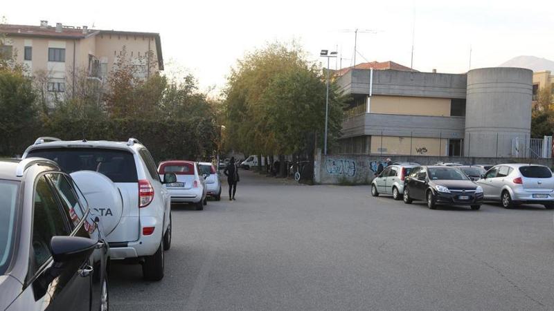 Parcheggio gialloverde in via stradella