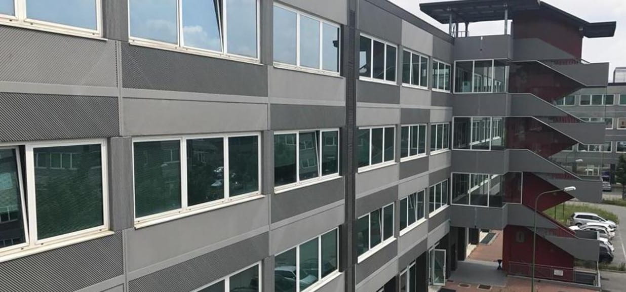 Estorsioni Rapine Spari Contro Le Serrande Sei Alla Sbarra A Ivrea 