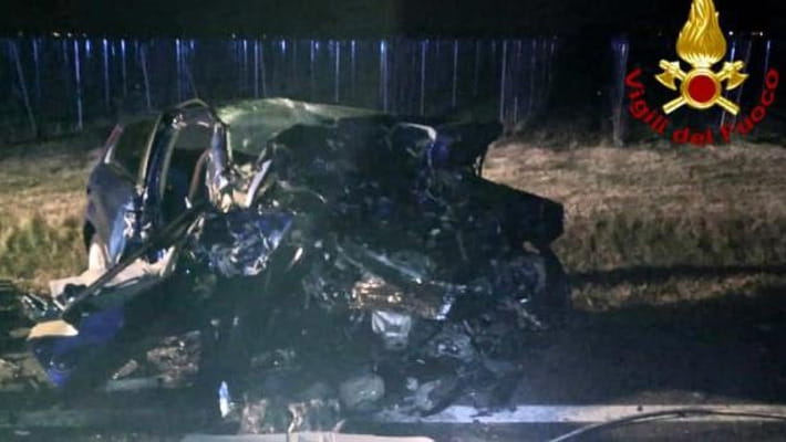 Sabato notte di sangue sulle strade: sei morti - La Stampa