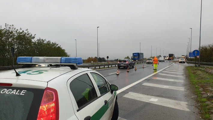 Tangenziale di Novara, tamponamento tra due auto e un furgone: disagi ...