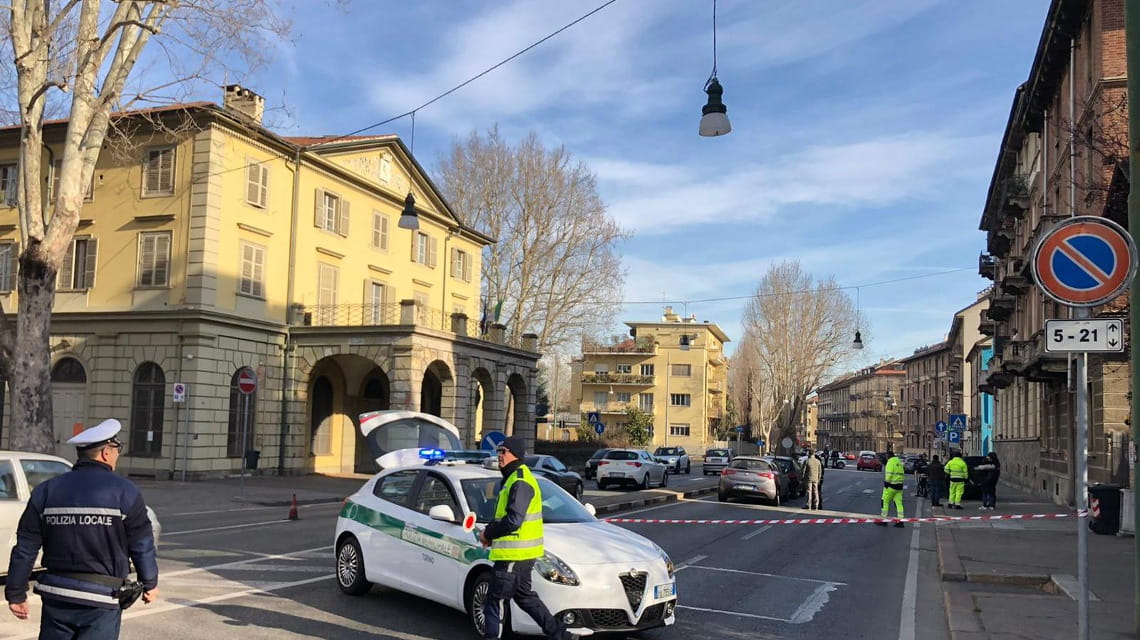 Incidente stradale, caos in corso Moncalieri a Torino - La Stampa