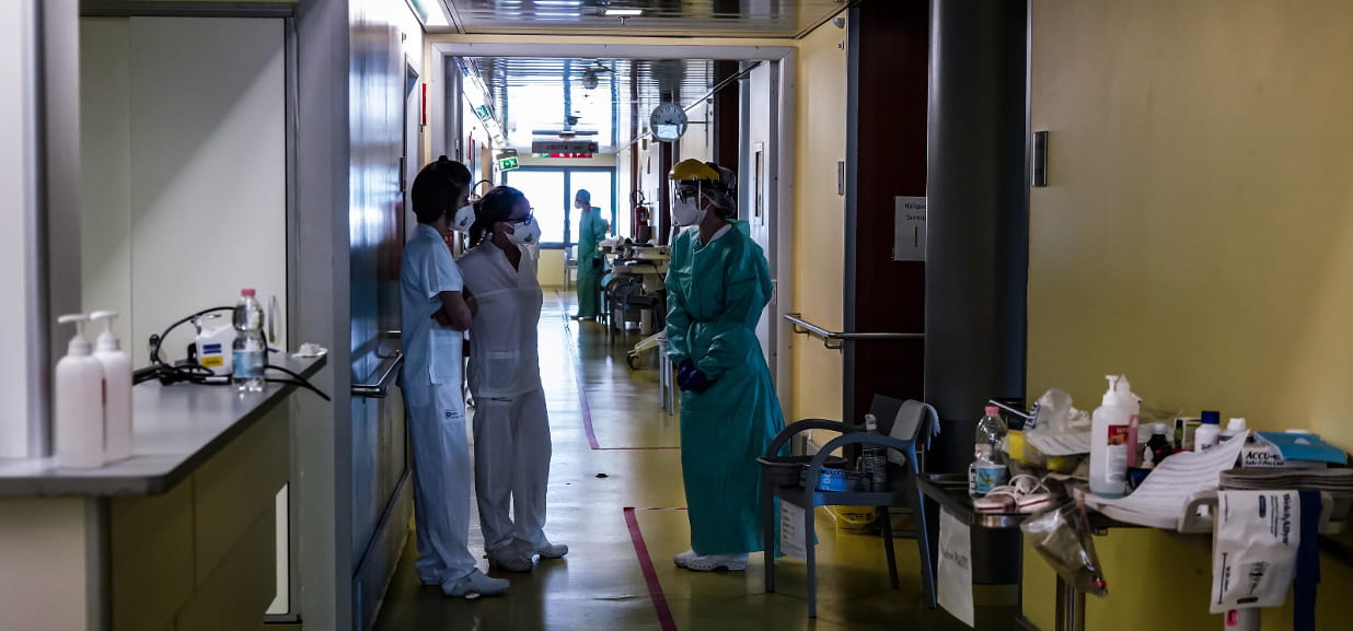 Nel Pronto Soccorso Di Bergamo Sparite Le Barelle Nei Corridoi Ma Non 