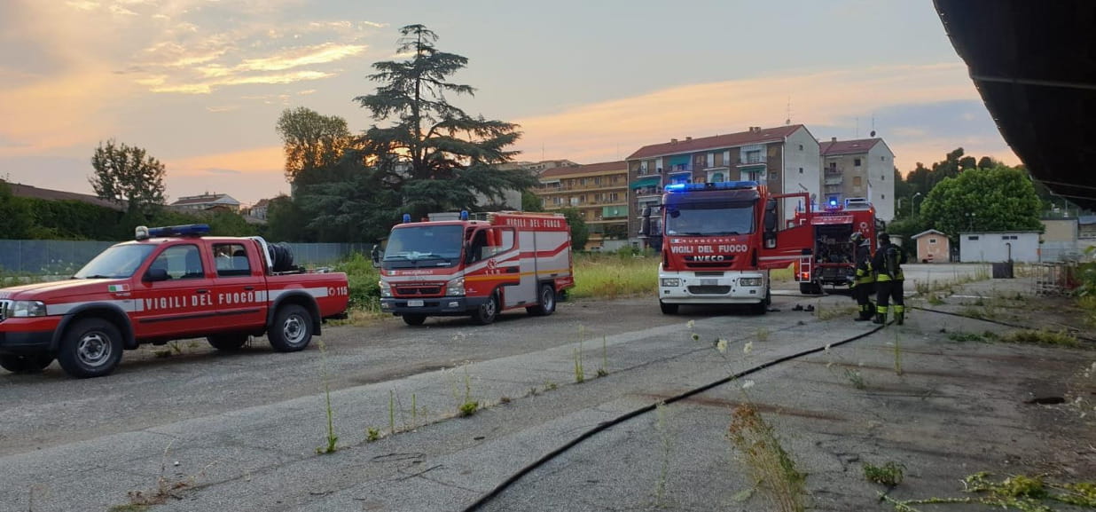 Rfi Rogo Rogo nel deposito di Rfi a Casale: forse è doloso - La Stampa