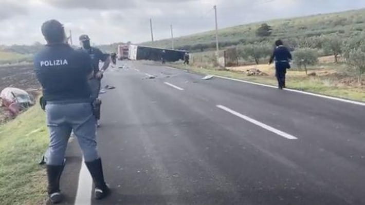 Trapani, tragico scontro fra un pullman e un auto: due morti e dieci ...